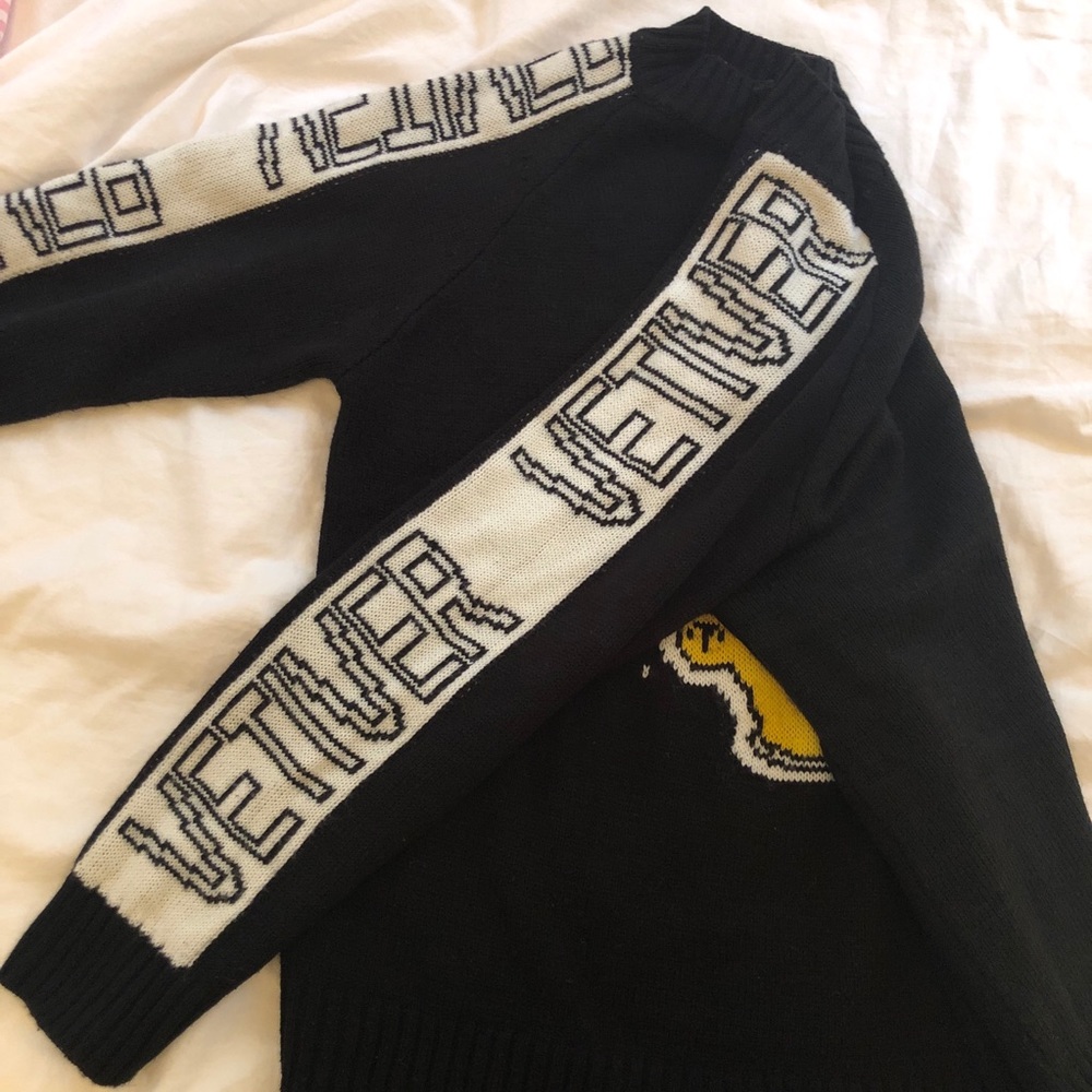 Simpson Sweater - Picture 4 of 4